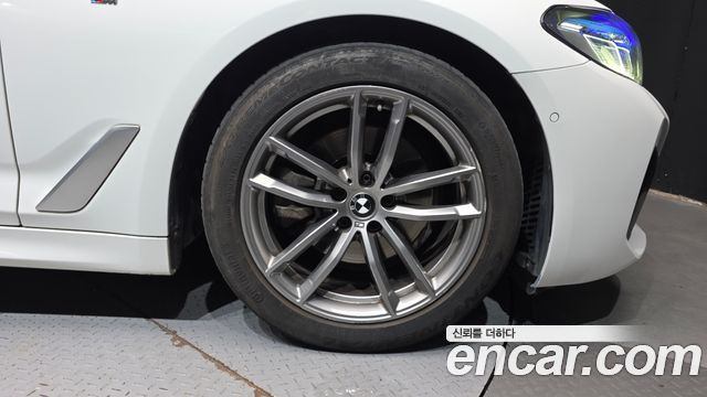 BMW 5-Series 2019 — photo 7