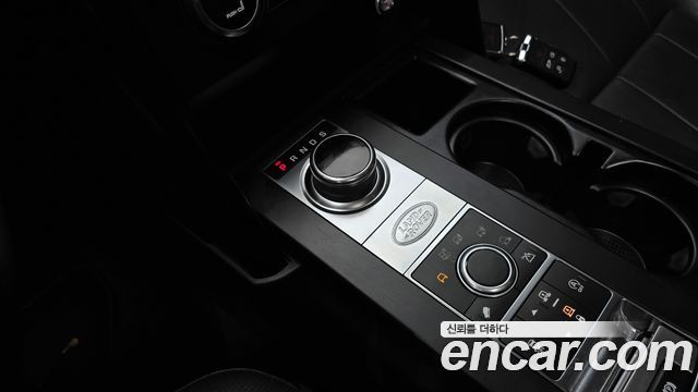 Land Rover Discovery 2019 — photo 9