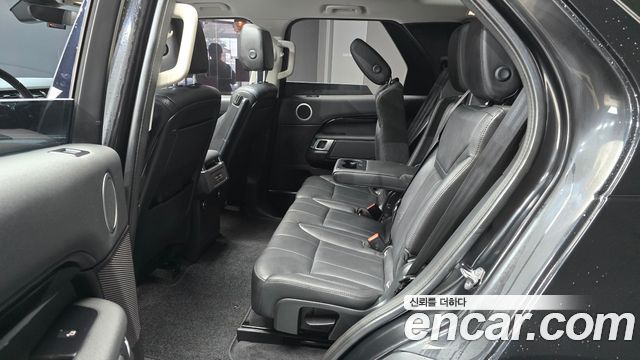Land Rover Discovery 2019 — photo 12