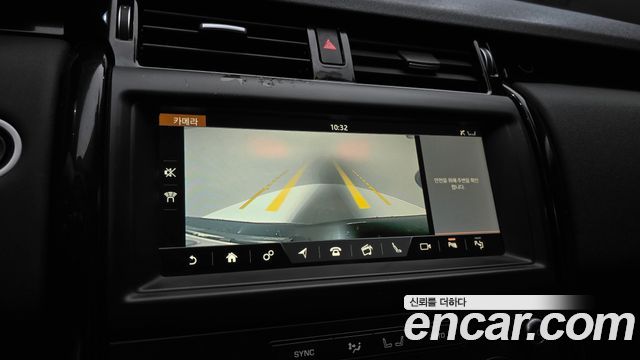 Land Rover Discovery 2019 — photo 15