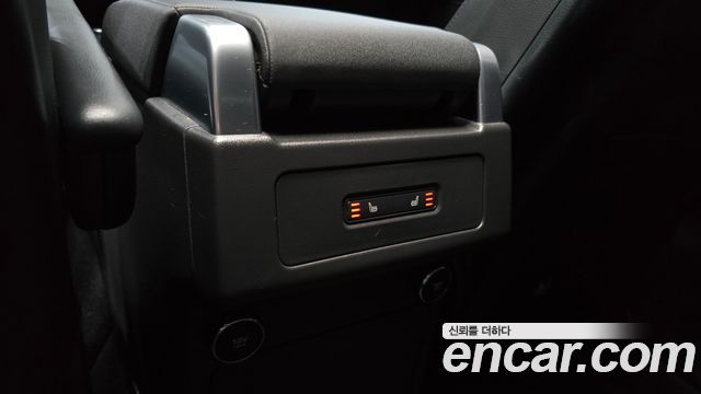 Land Rover Discovery 2019 — photo 17