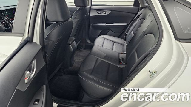 Kia K3 2022 — photo 11