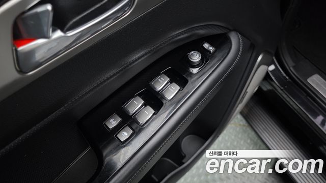 KG Mobility Rexton 2019 — photo 36