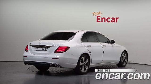Mercedes-Benz E-Class 2019 — photo 2