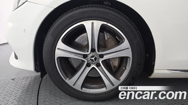 Mercedes-Benz E-Class 2019 — photo 5