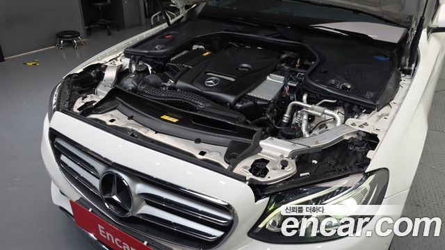 Mercedes-Benz E-Class 2019 — photo 6
