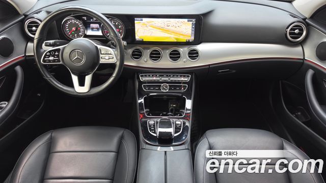 Mercedes-Benz E-Class 2019 — photo 10