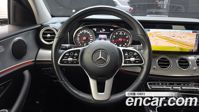 Mercedes-Benz E-Class 2019 — photo 19