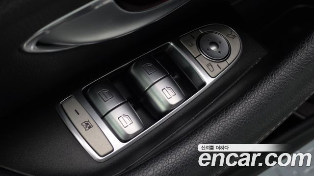 Mercedes-Benz E-Class 2019 — photo 25
