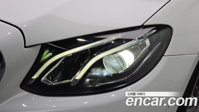 Mercedes-Benz E-Class 2019 — photo 8