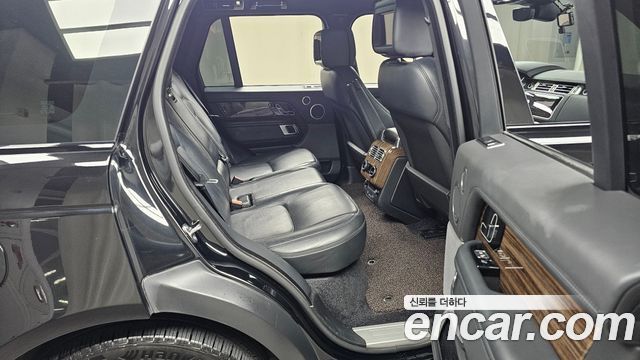 Land Rover Range Rover 2018 — photo 11