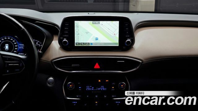 Hyundai Santafe 2019 — photo 14