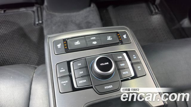Hyundai Genesis 2014 — photo 18