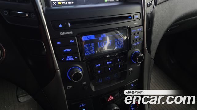 Hyundai Sonata 2014 — photo 16
