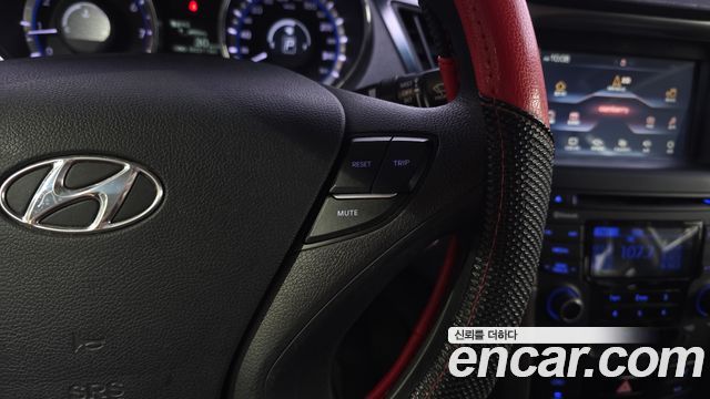 Hyundai Sonata 2014 — photo 18