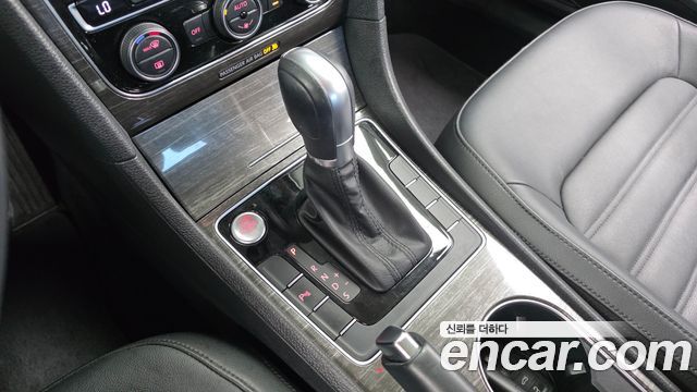 Volkswagen Passat 2018 — photo 12