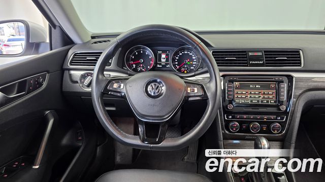 Volkswagen Passat 2018 — photo 19