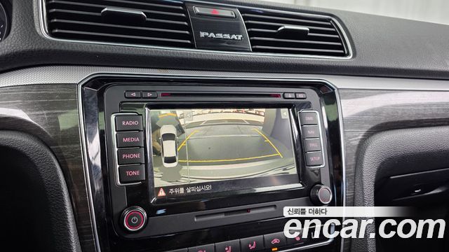 Volkswagen Passat 2018 — photo 21
