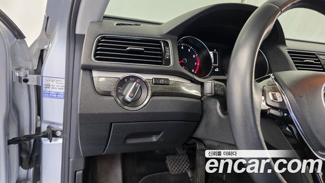 Volkswagen Passat 2018 — photo 22