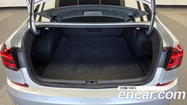 Volkswagen Passat 2018 — photo 26
