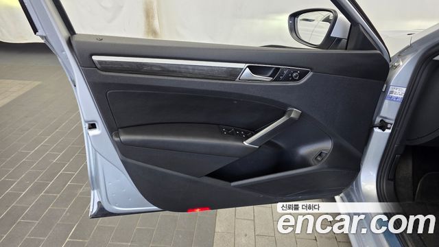 Volkswagen Passat 2018 — photo 14