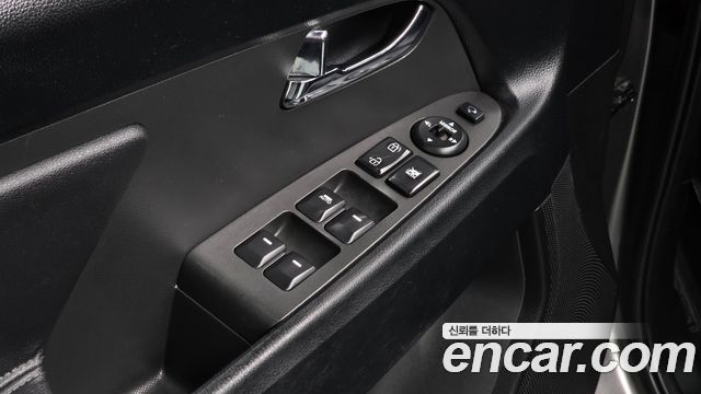Kia Sportage 2012 — photo 16