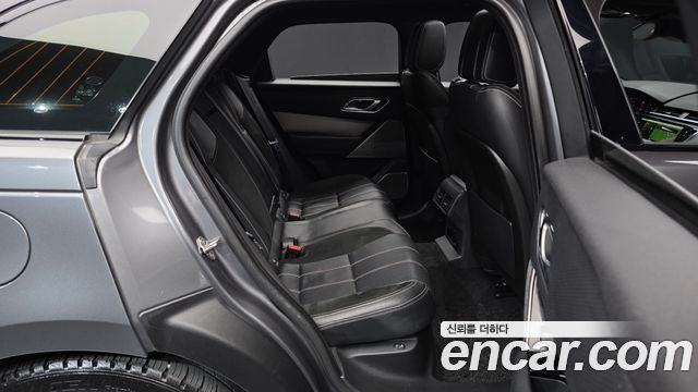 Land Rover Range Rover Velar 2018 — photo 18