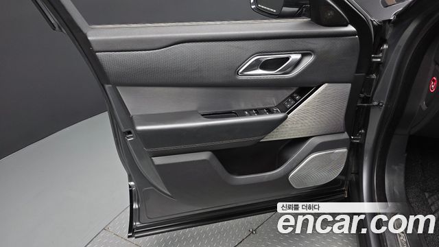 Land Rover Range Rover Velar 2018 — photo 14