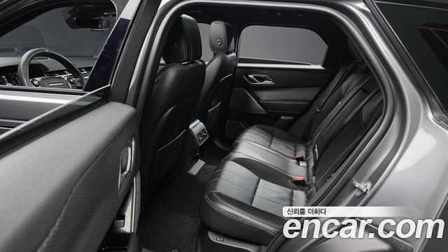 Land Rover Range Rover Velar 2018 — photo 16