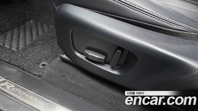 Land Rover Range Rover Velar 2018 — photo 31