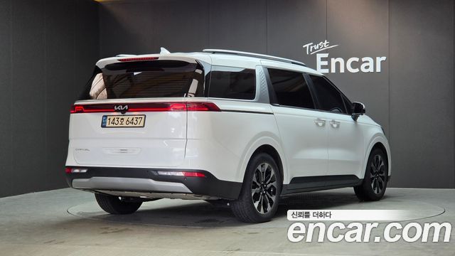 Kia Canival 2022 — photo 2