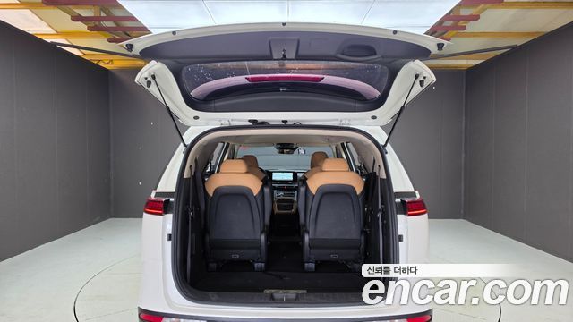 Kia Canival 2022 — photo 34