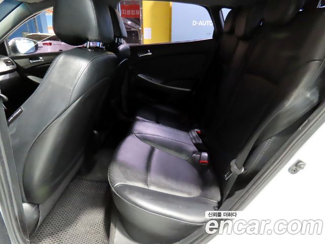 Hyundai Accent 2012 — photo 7