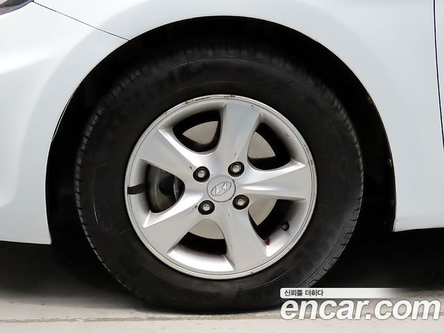 Hyundai Accent 2012 — photo 20