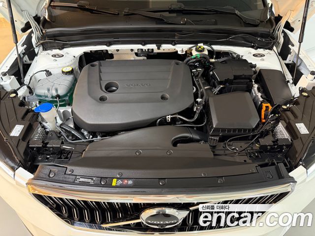Volvo XC40 2026 — photo 6