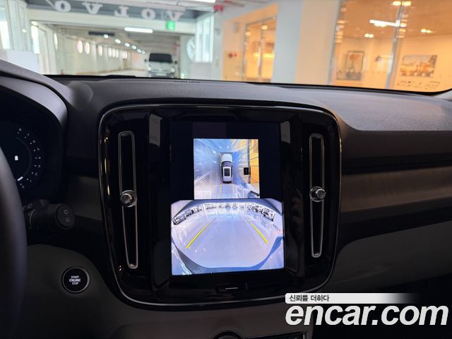 Volvo XC40 2026 — photo 13