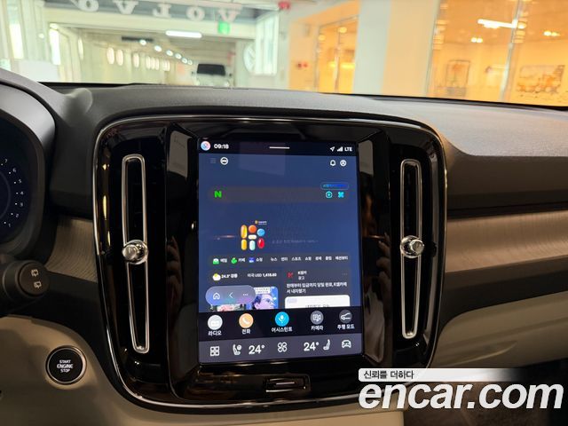Volvo XC40 2026 — photo 15