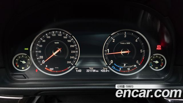 BMW 5-Series 2013 — photo 11