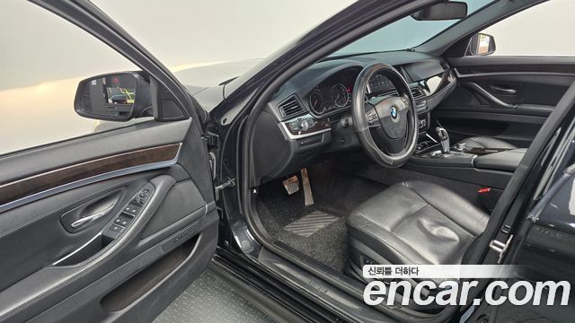 BMW 5-Series 2013 — photo 13