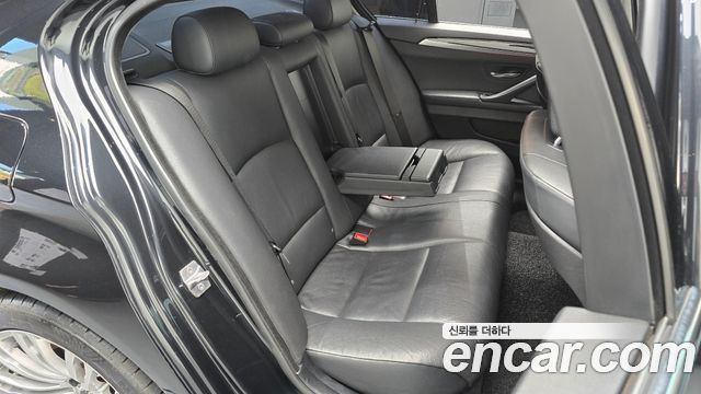 BMW 5-Series 2013 — photo 17