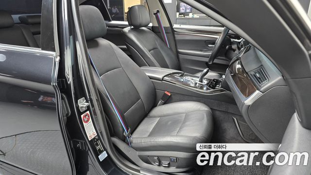 BMW 5-Series 2013 — photo 18