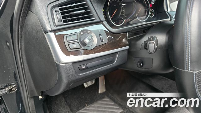 BMW 5-Series 2013 — photo 23