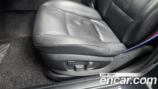 BMW 5-Series 2013 — photo 24