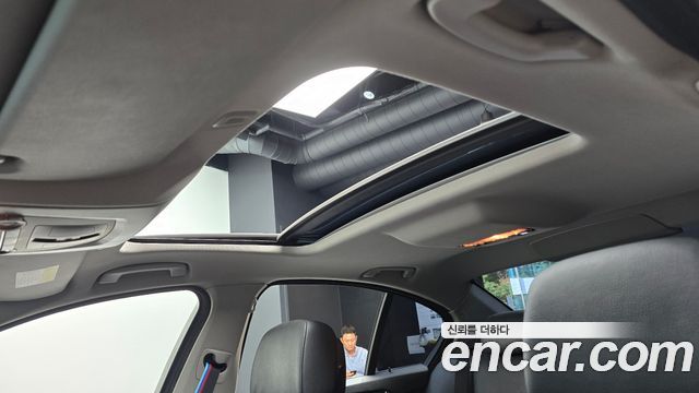 BMW 5-Series 2013 — photo 26