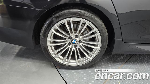 BMW 5-Series 2013 — photo 7