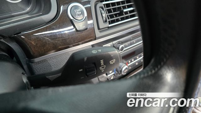 BMW 5-Series 2013 — photo 30