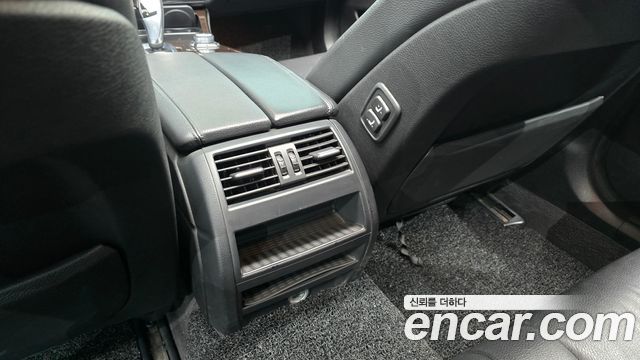 BMW 5-Series 2013 — photo 32