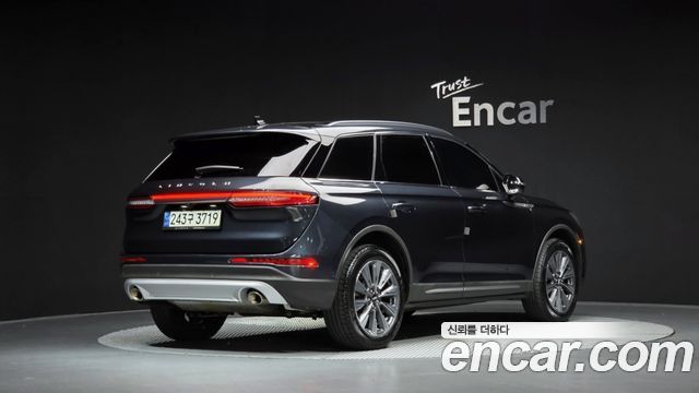 Lincoln Corsair 2021 — photo 2