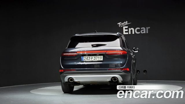 Lincoln Corsair 2021 — photo 4