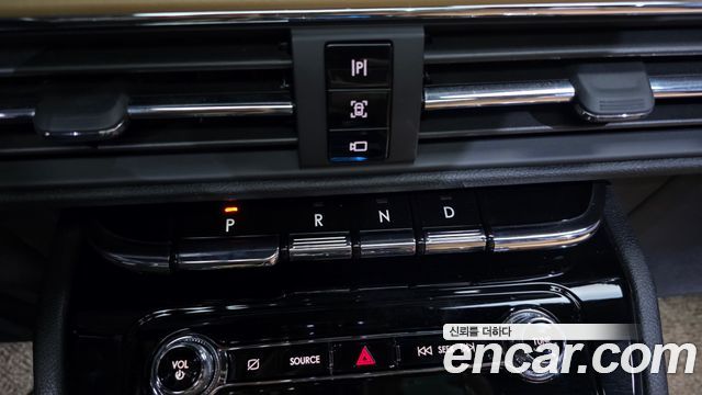 Lincoln Corsair 2021 — photo 12